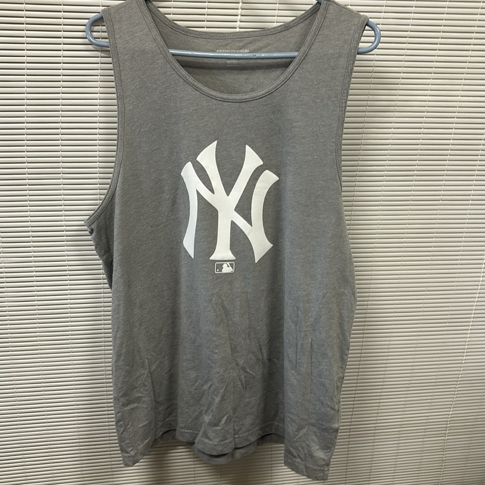 New York Yankees tank top - Picture 2 of 3